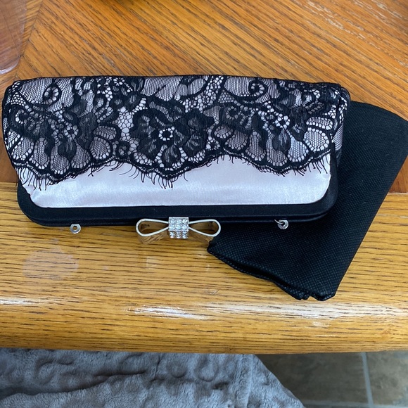 Dynamite Pink satin with black lace clutch - Picture 5 of 5